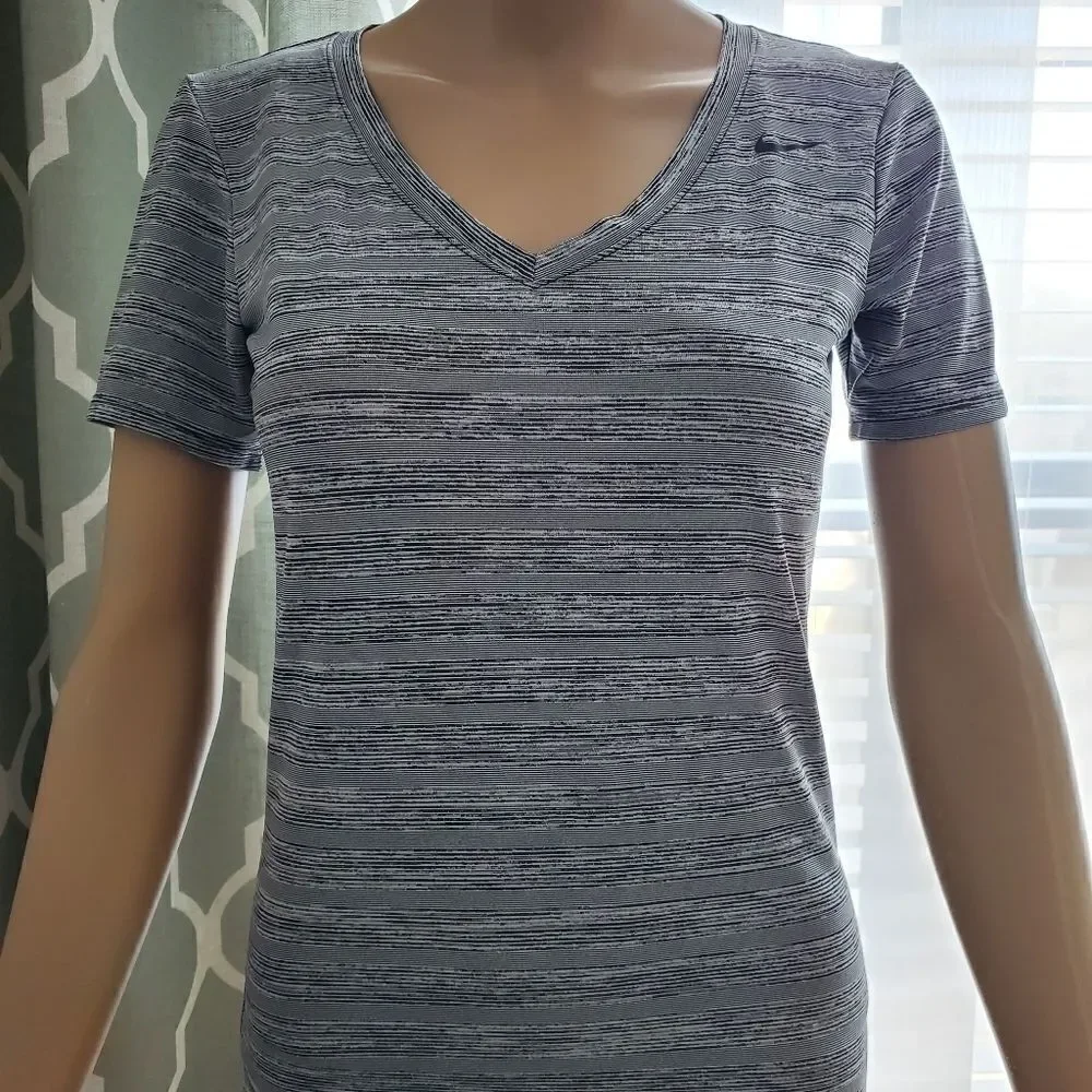 Women's Nike Tshirt